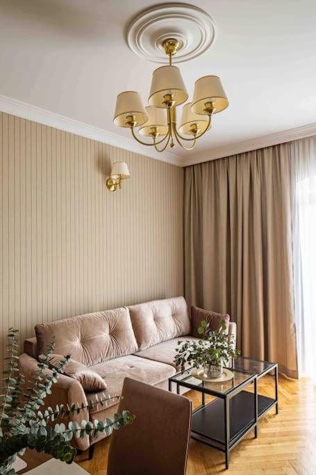 Wyzwolenia Apt , Lazienki Park & Zbawiciela Sq. 2' Varsóvia Exterior foto